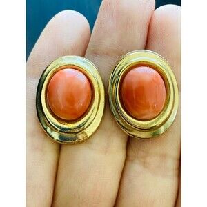 Vintage 14k gold oval coral post Earrings